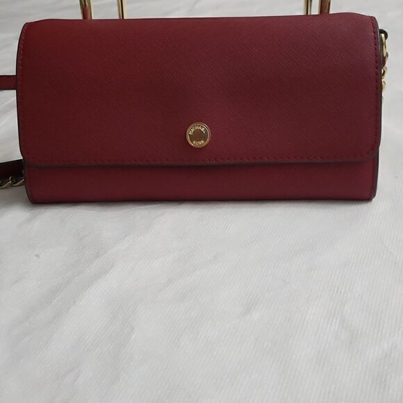 Michael Kors Crossbody Wallet Great Used Condition - Picture 3 of 11